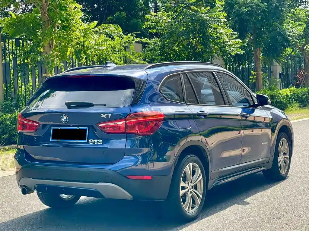 BMW X1 2018 sDrive18Li Premium Edition купить на сайте DeffCars