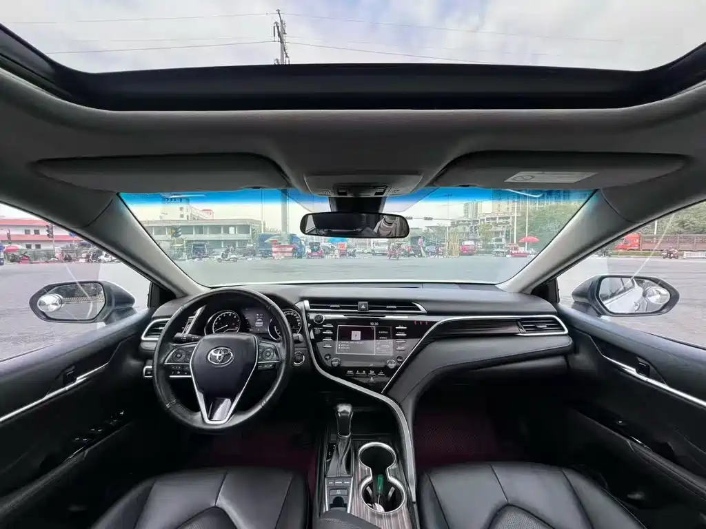 Camry 2018 2.5G Deluxe Edition купить на сайте DeffCars