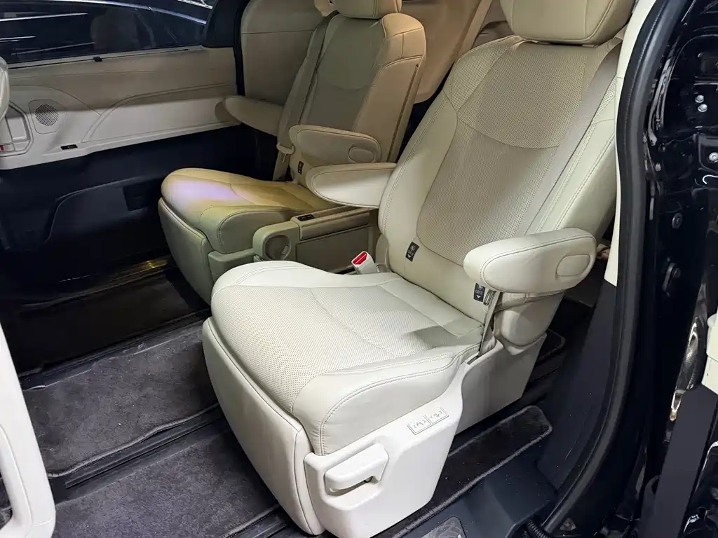 SIENNA 2024 2.5L hybrid four-wheel drive premium version купить на сайте DeffCars