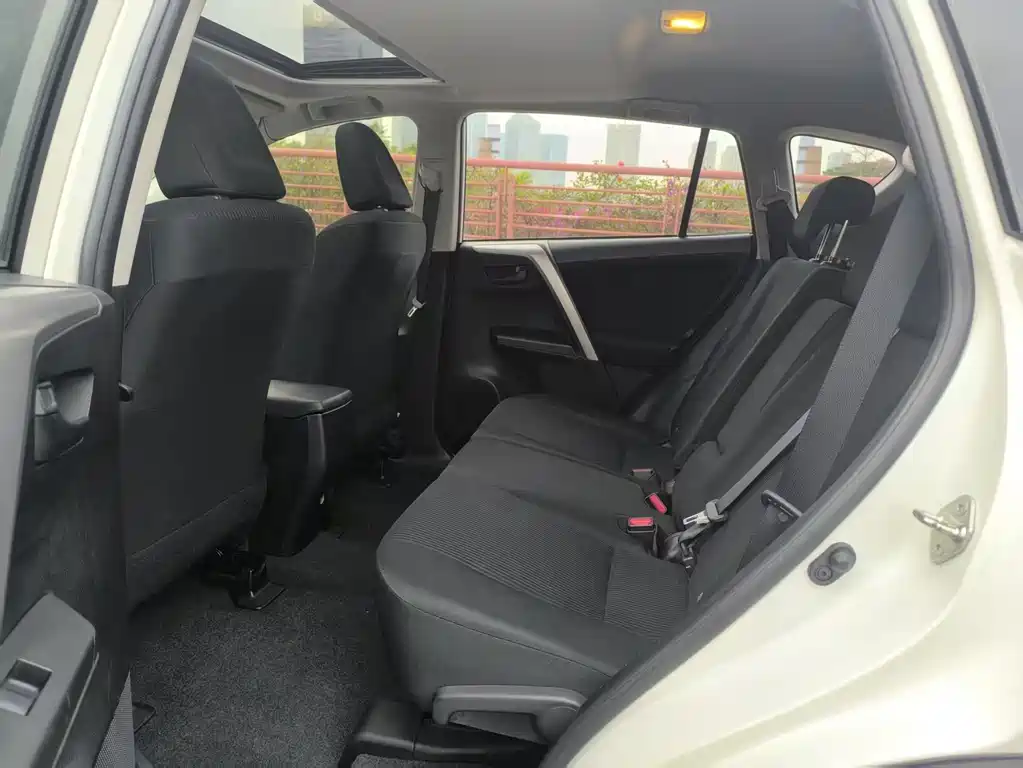 RAV4 Rongfang 2016 2.0L CVT two-wheel drive fashion version National V купить на сайте DeffCars