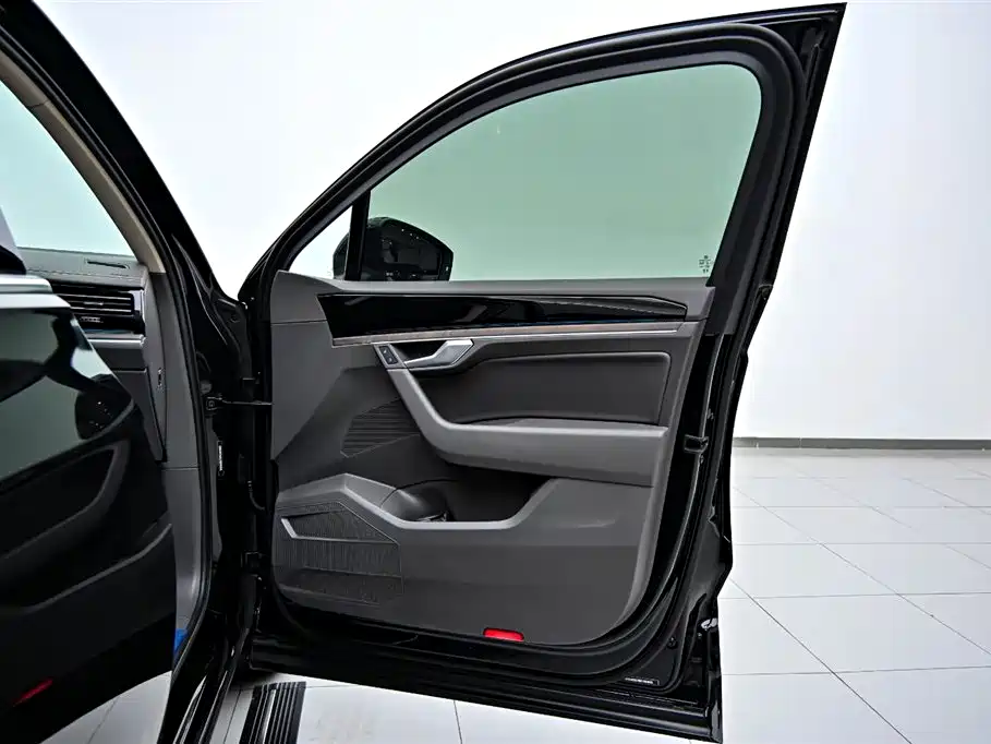 Touareg 2023 3.0TSI Ruixiang Edition Classic Sports Package купить на сайте DeffCars