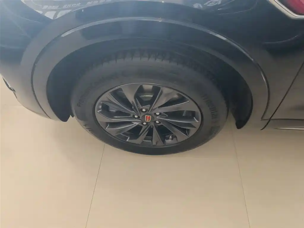 Hongqi HS5 2023 2.0T Qixiang Pro version купить на сайте DeffCars