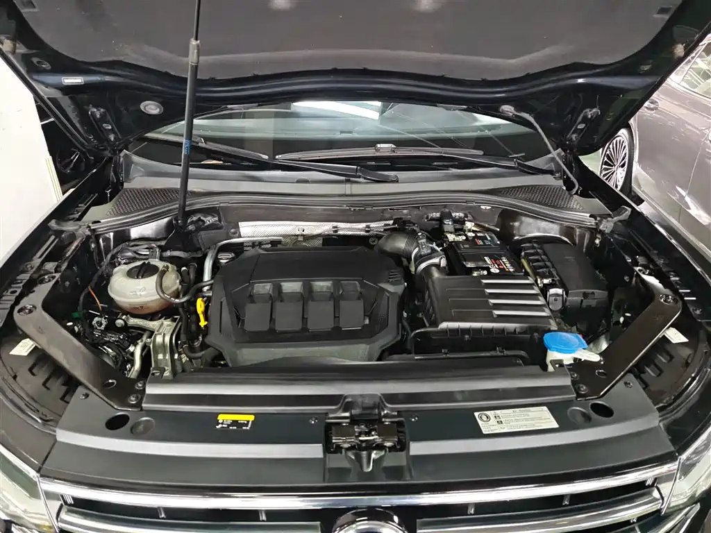 Tiguan L 2023 330TSI automatic two-wheel drive R-Line version купить на сайте DeffCars