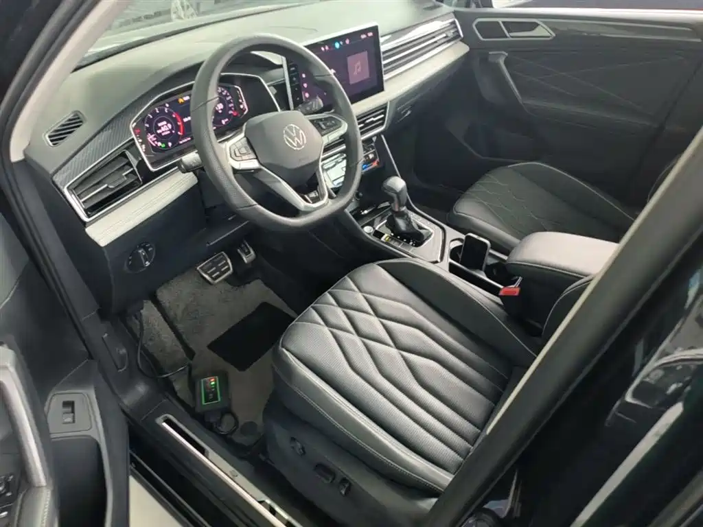 Tiguan L 2024 330TSI automatic two-wheel drive R-Line version купить на сайте DeffCars
