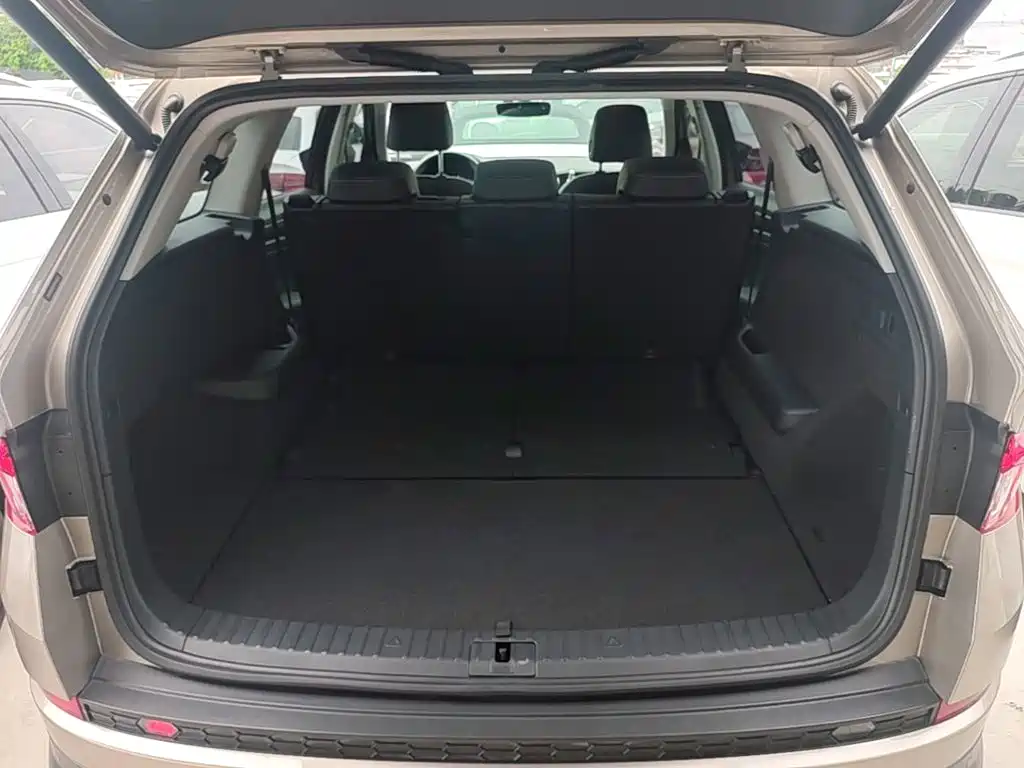 Kodiak 2019 facelift TSI330 7-seat two-wheel drive luxury premium version, National VI купить на сайте DeffCars