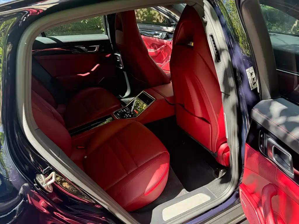 Panamera 2023 Panamera 2.9T Platinum Edition купить на сайте DeffCars
