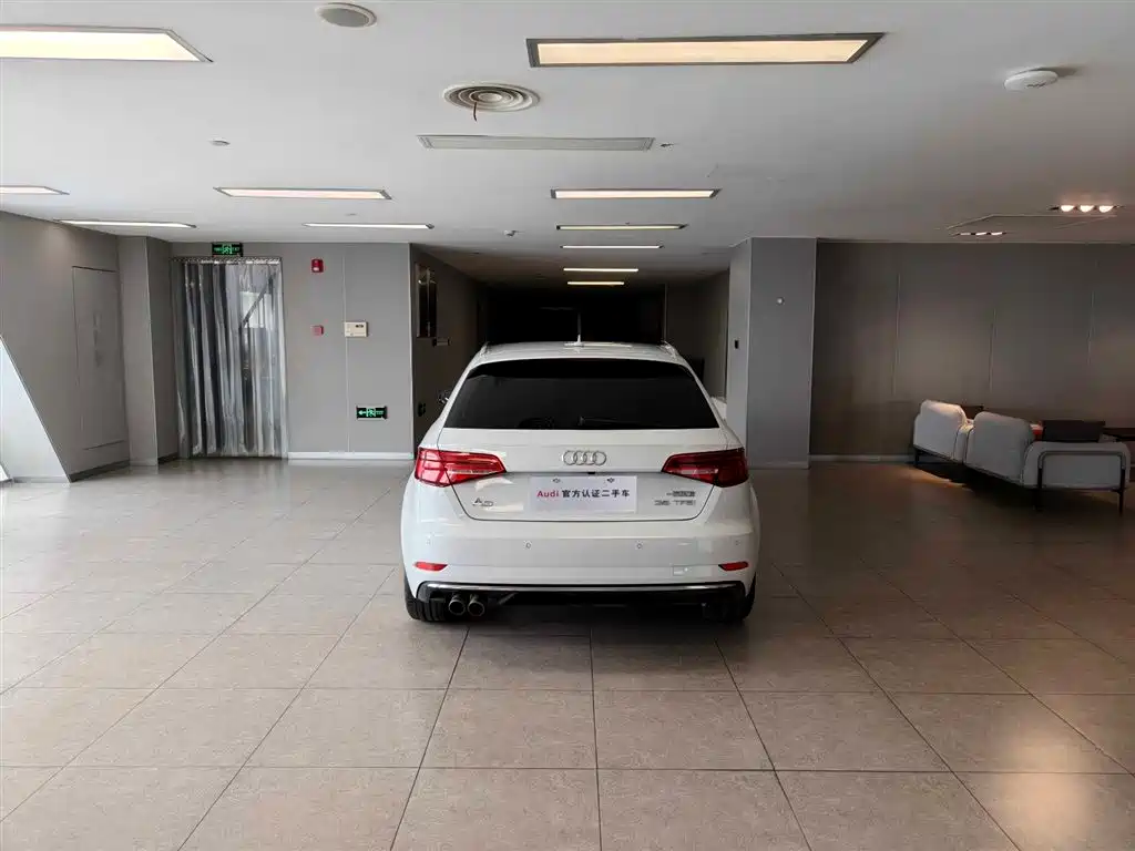 Audi A3 2018 30th Anniversary Model Sportback 35 TFSI Fashion Model купить на сайте DeffCars