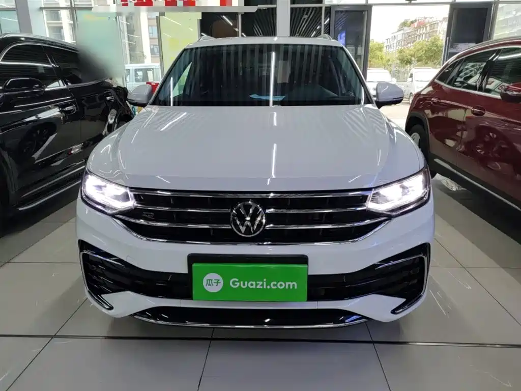 Tiguan L 2024 330TSI automatic two-wheel drive R-Line version купить на сайте DeffCars