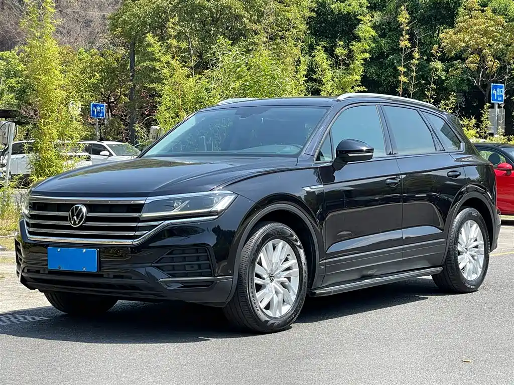 Touareg 2021 2.0TSI Pilot Special Edition купить на сайте DeffCars