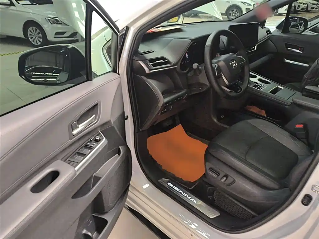 SIENNA 2023 2.5L Hybrid Premium Edition купить на сайте DeffCars