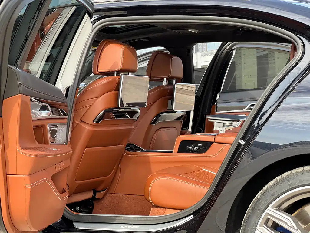 BMW 7 Series 2019 M760Li xDrive V12 Sports Package купить на сайте DeffCars