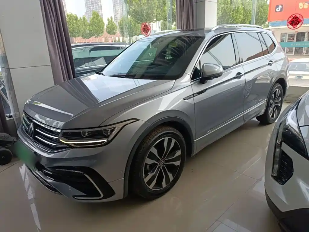 Tiguan L 2022 330TSI automatic two-wheel drive R-Line version купить на сайте DeffCars