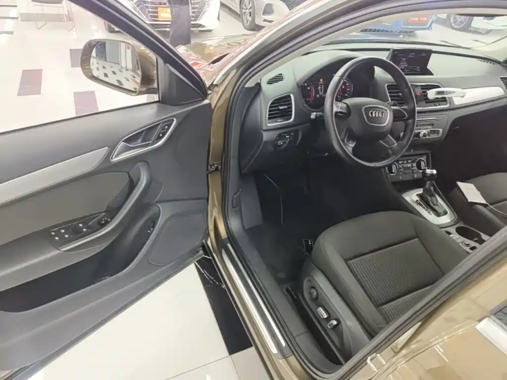 Audi Q3 2016 30 TFSI Standard Edition купить на сайте DeffCars