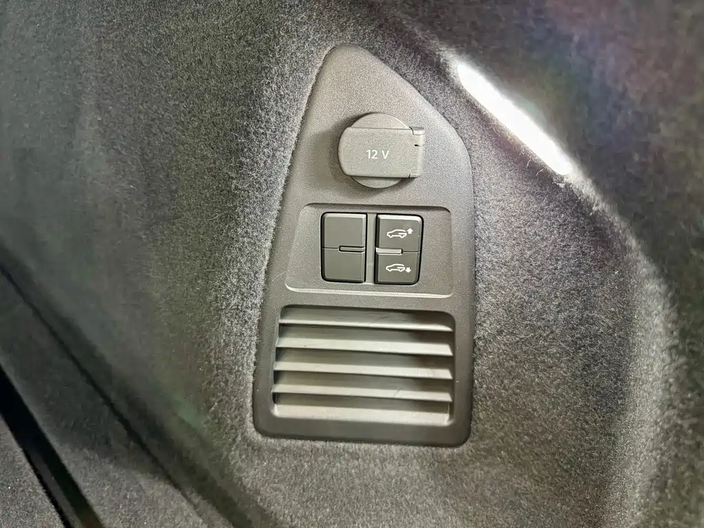 Touareg 2021 3.0TSI Ruixiang Edition Obsidian Sports Package купить на сайте DeffCars