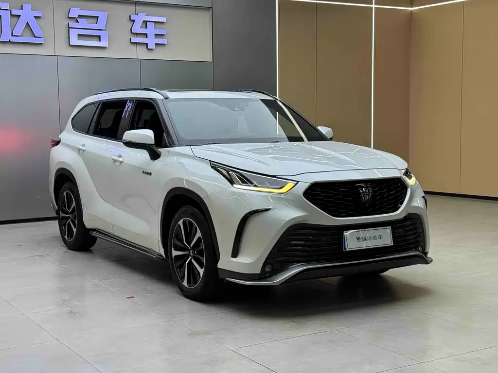 Crown Lufang 2021 2.5L HEV four-wheel drive premium version купить на сайте DeffCars