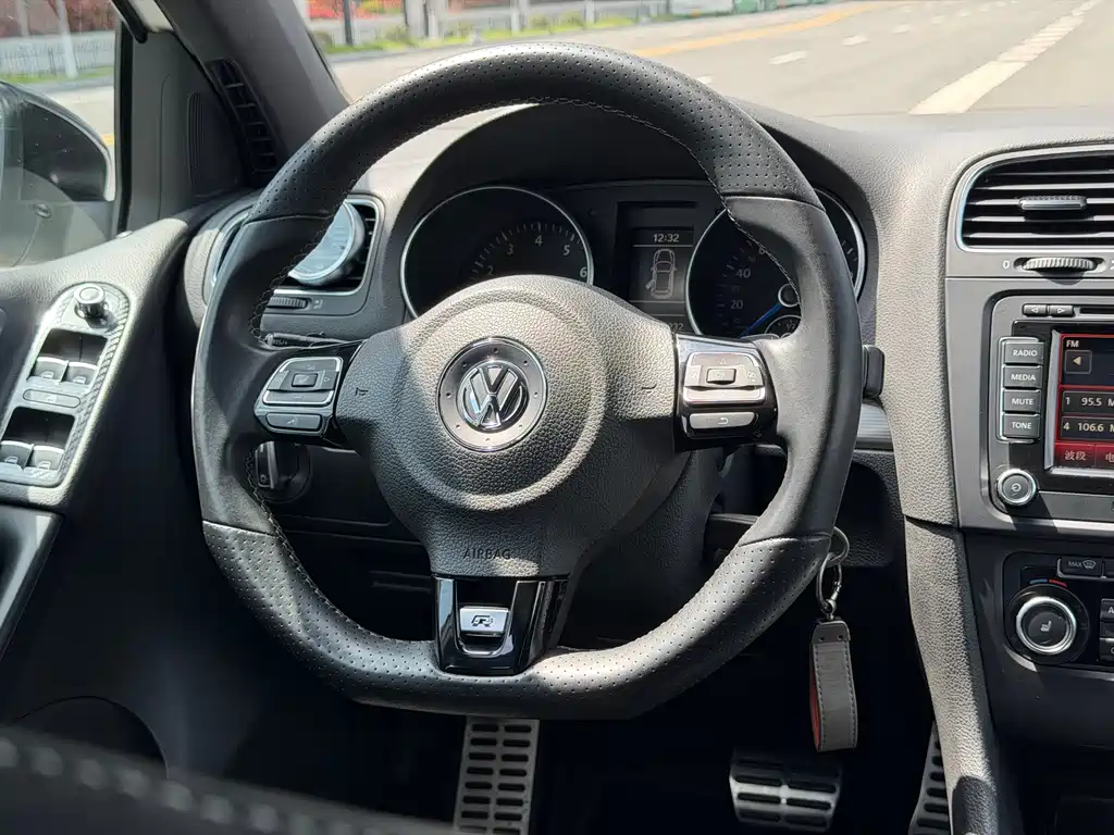 Golf imported 2011 2.0TSI R купить на сайте DeffCars