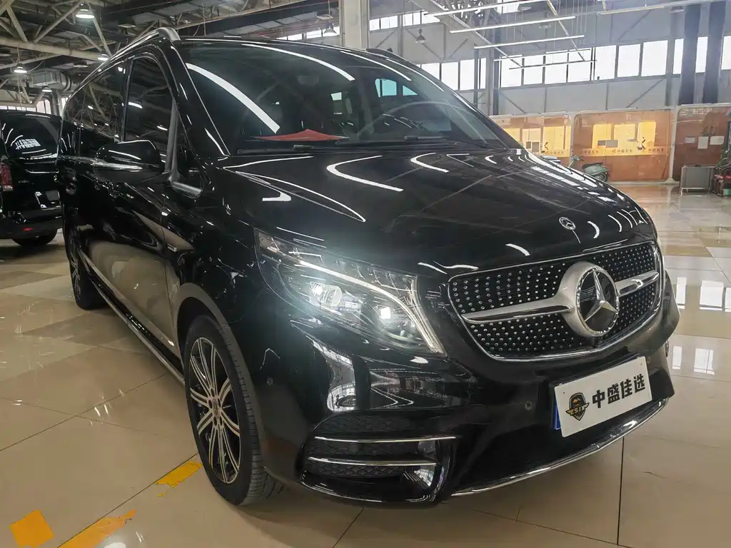 Mercedes-Benz V-Class 2022 V 260 L Long Wheelbase Luxury Edition купить на сайте DeffCars