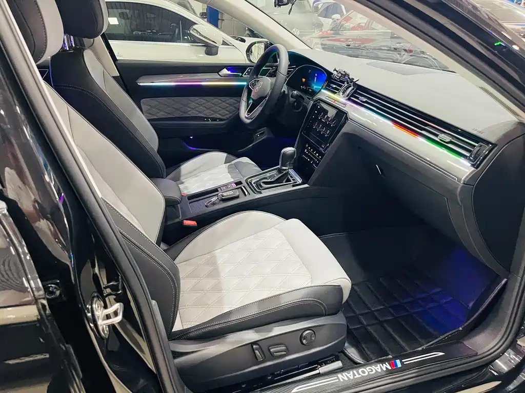 Magotan 2023 2 million commemorative edition 330TSI DSG leading model купить на сайте DeffCars