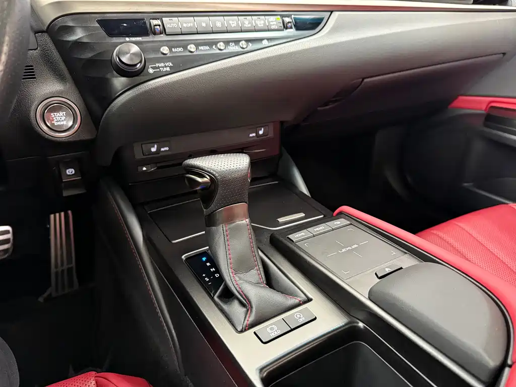 Lexus ES 2020 260 F SPORT купить на сайте DeffCars