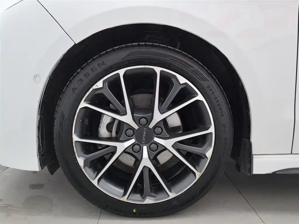 Lynk & Co 03 2022 2.0TD DCT Pro купить на сайте DeffCars