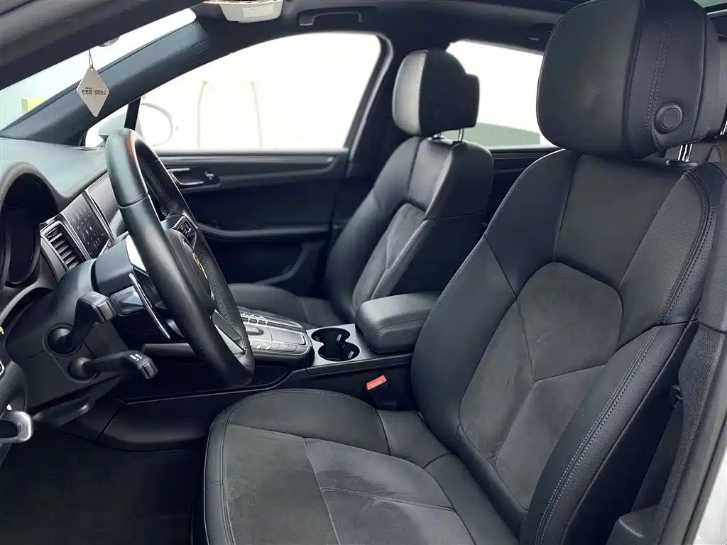 Macan 2017 Macan 2.0T купить на сайте DeffCars