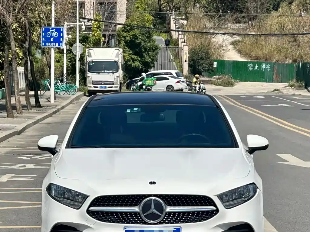 Mercedes-Benz A-Class 2022 facelift A 180 L sports sedan купить на сайте DeffCars