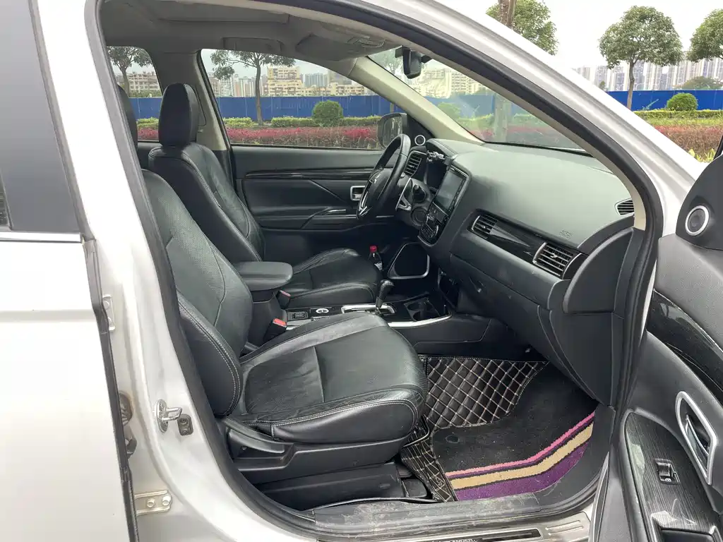 Outlander 2018 2.4L four-wheel drive elite version 5 seats купить на сайте DeffCars