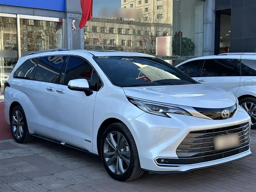 SIENNA 2023 2.5L Hybrid Extreme Edition купить на сайте DeffCars