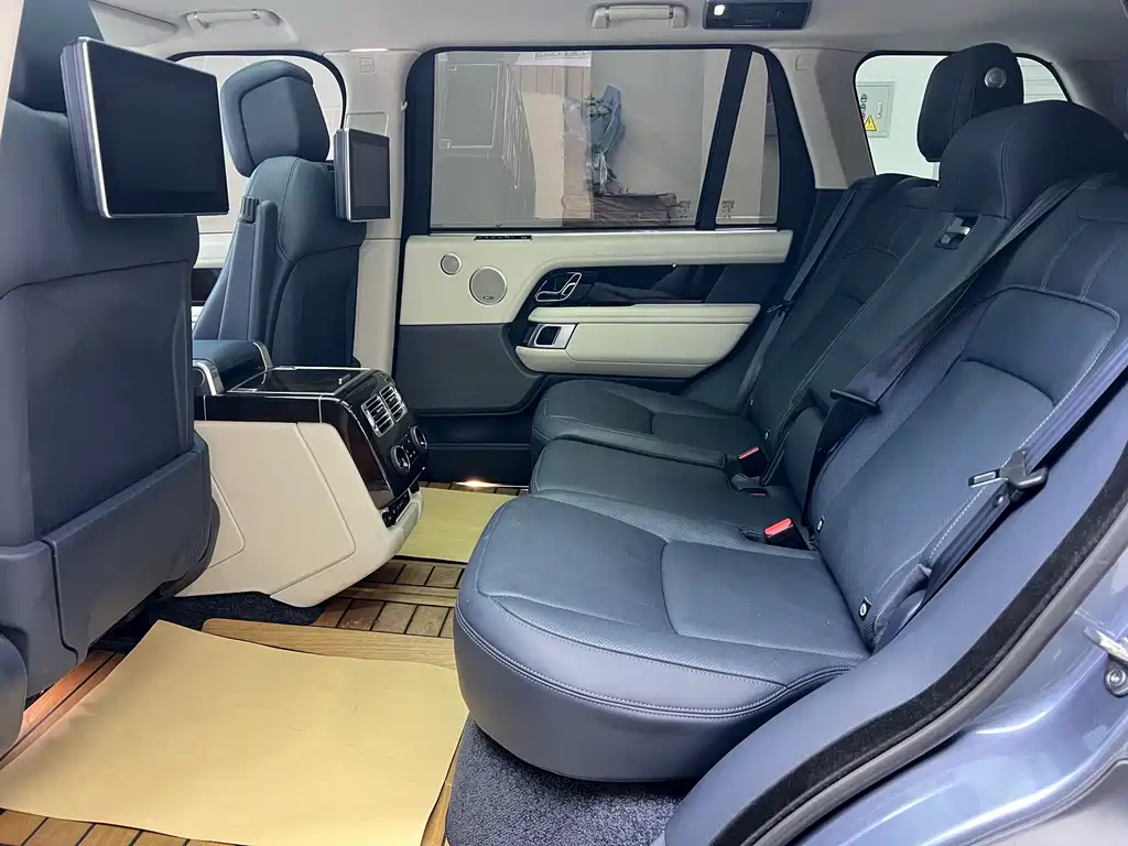 Range Rover 2021 3.0 L6 Legend Extended Classic Edition купить на сайте DeffCars