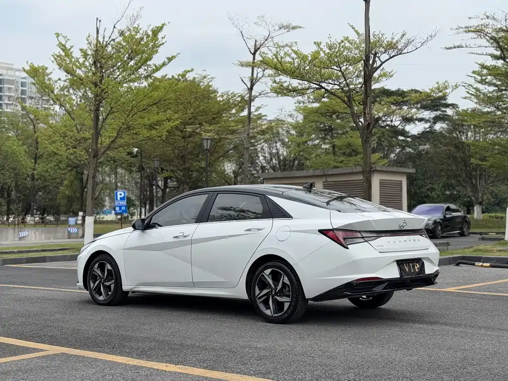 Elantra 2022 1.5L CVT LUX Premium Edition купить на сайте DeffCars