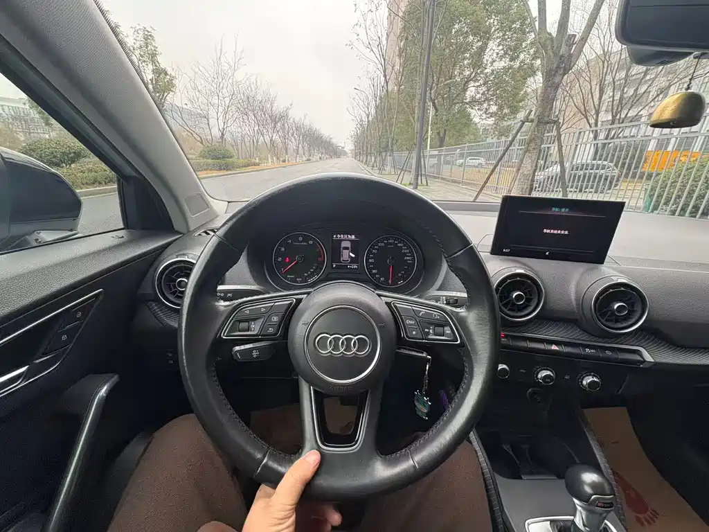 Audi Q2L 2018 35 TFSI launches exclusive version, National VI купить на сайте DeffCars