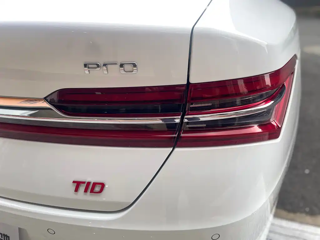 Qin Pro 2018 1.5TI automatic smart connected front model купить на сайте DeffCars