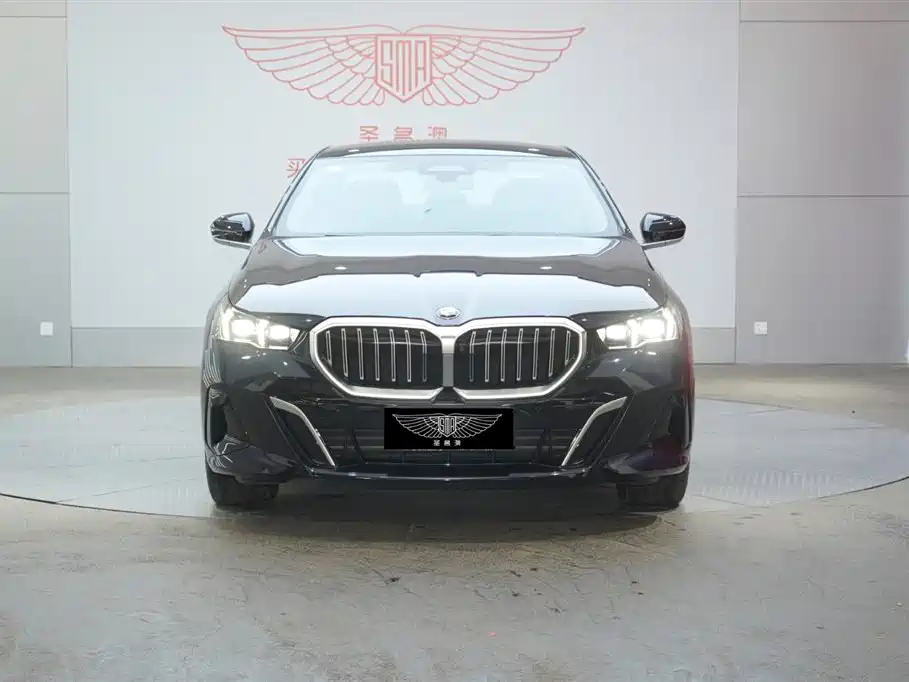 BMW 5 Series 2025 530Li Exclusive M Sports Package купить на сайте DeffCars