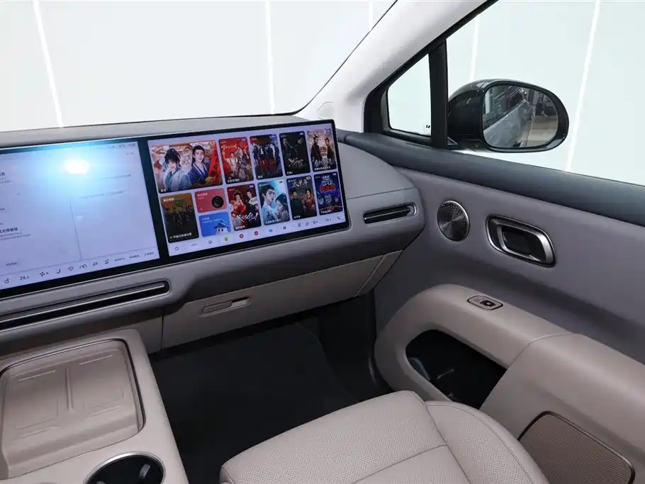 Ideal i8 2025 Standard Edition купить на сайте DeffCars