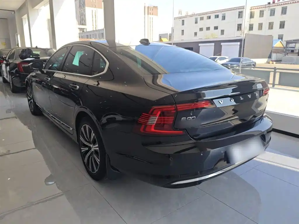 Volvo S90 2021 B5 Zhiyuan Luxury Edition купить на сайте DeffCars