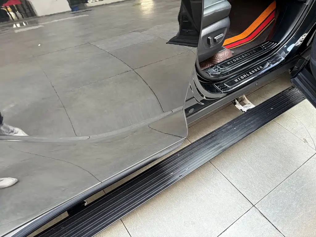 Highlander 2023 2.5L intelligent electric hybrid dual-engine four-wheel drive premium version 7 seats купить на сайте DeffCars