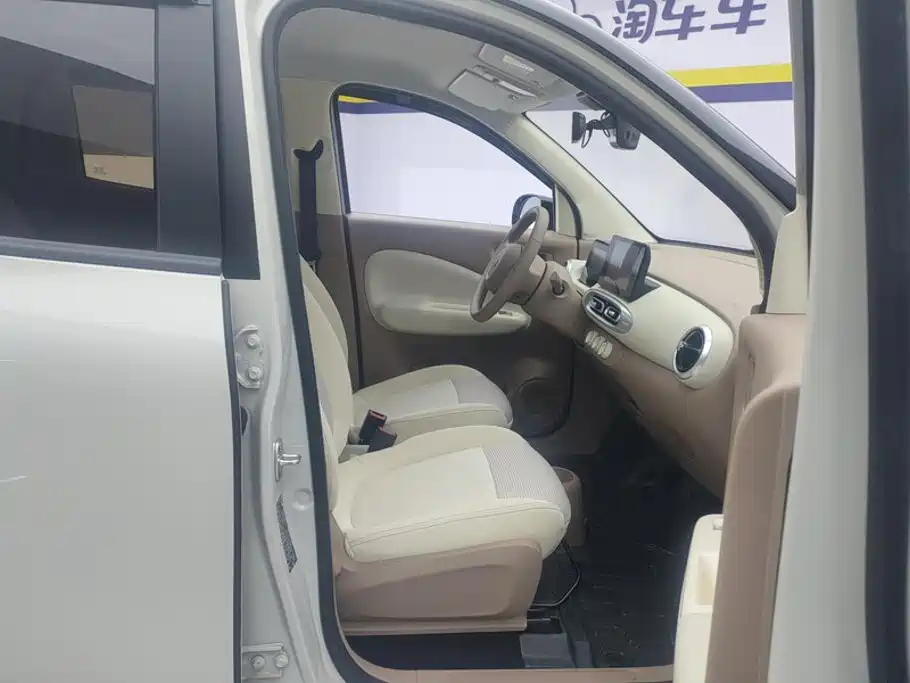 Hongguang MINIEV 2025 fourth generation four-door version Zhenxiang+ model купить на сайте DeffCars