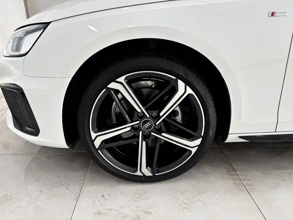 Audi A4L 2024 40 TFSI luxury and dynamic model купить на сайте DeffCars