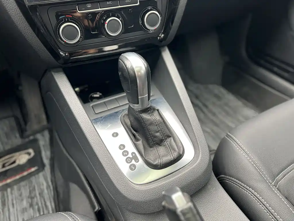 Sagitar 2014 facelift 1.6L automatic comfort type купить на сайте DeffCars