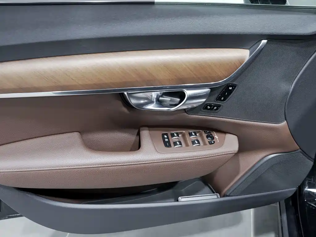 Volvo S90 2022 B5 Zhiyi Luxury Edition купить на сайте DeffCars