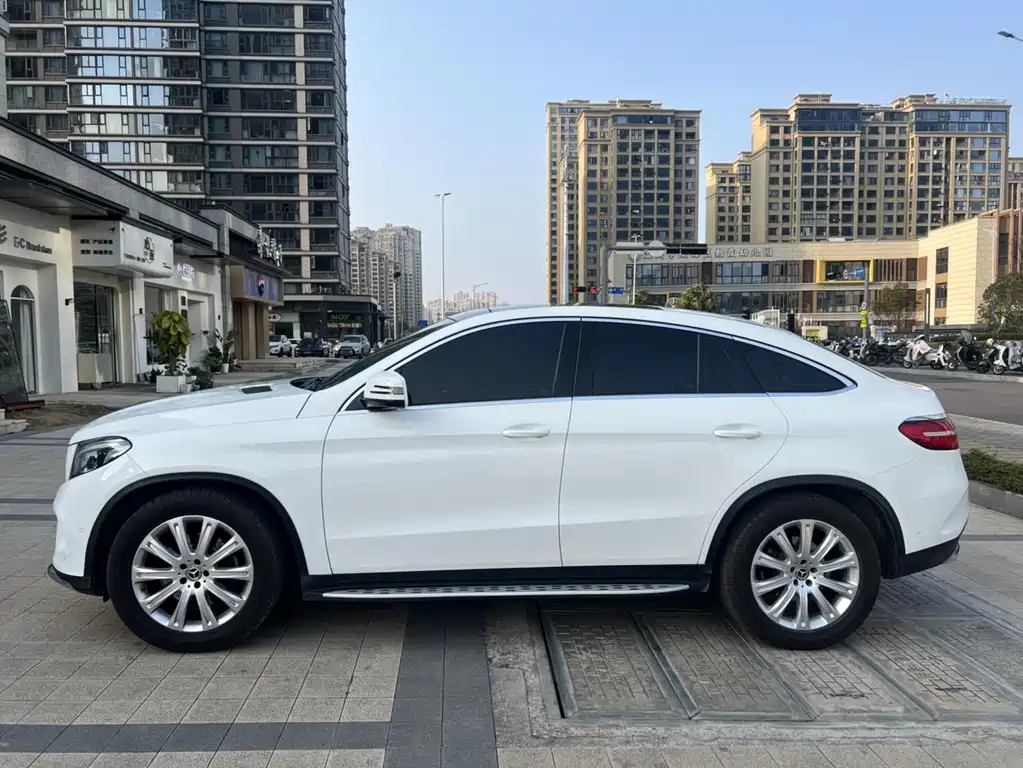 Mercedes-Benz GLE Coupe 2017 GLE 320 4MATIC Coupe SUV купить на сайте DeffCars