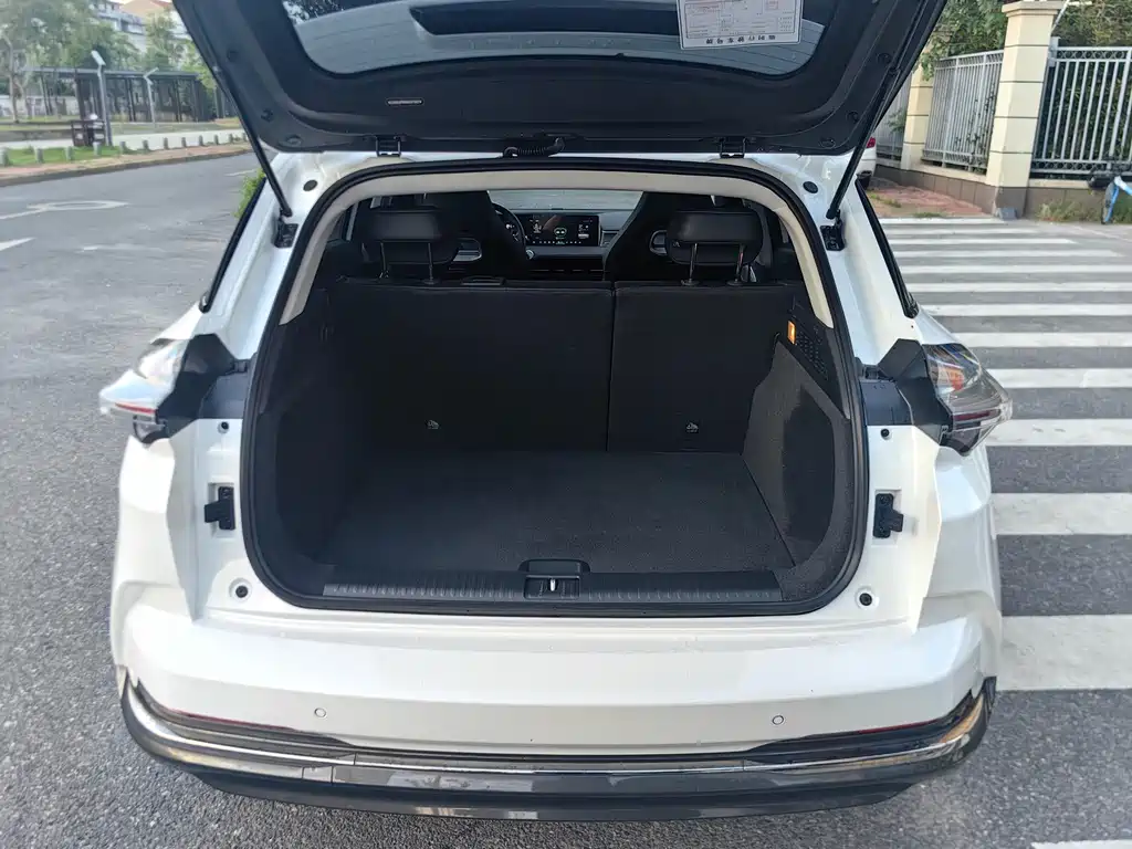U 2022 Model Zhi 400 Tri Yuan Lithium купить на сайте DeffCars