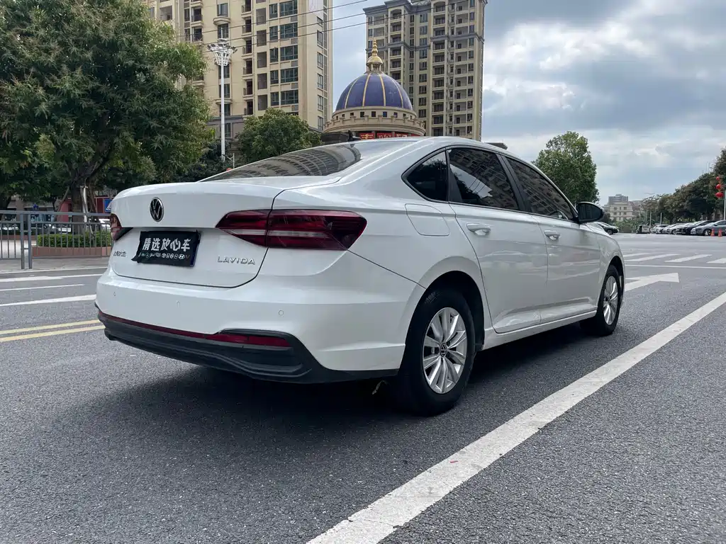 Lavida 2023 facelift 1.5L automatic Deyi version купить на сайте DeffCars