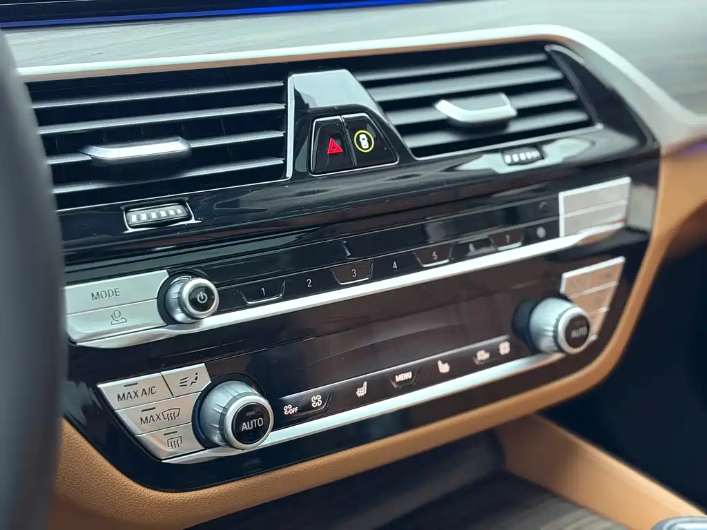 BMW 6 Series GT 2020 630i Luxury Design Package купить на сайте DeffCars