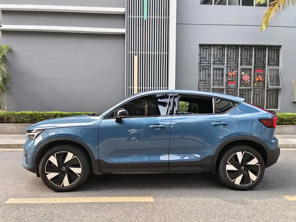 Volvo C40 2024 Long Range Edition PRO купить на сайте DeffCars