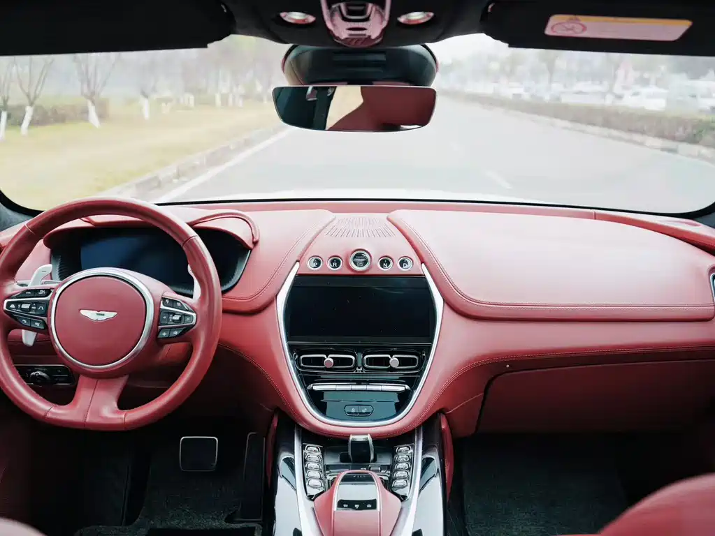 Aston Martin DBX 2022 3.0T STRAIGHT-SIX купить на сайте DeffCars