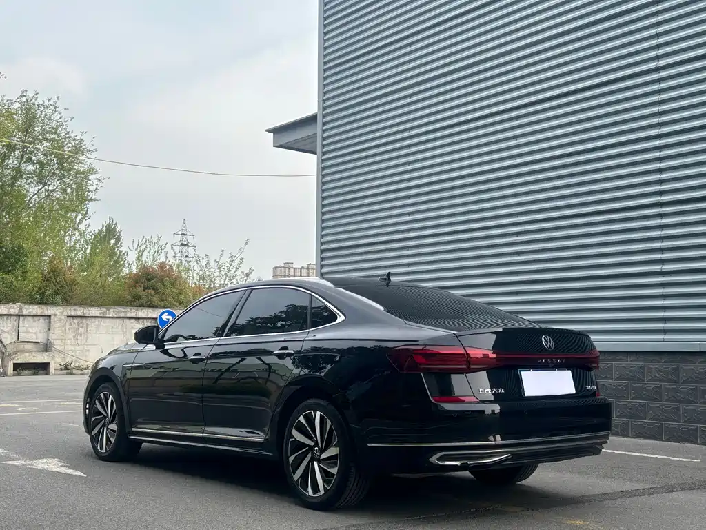 Passat 2024 380TSI Deluxe Edition купить на сайте DeffCars