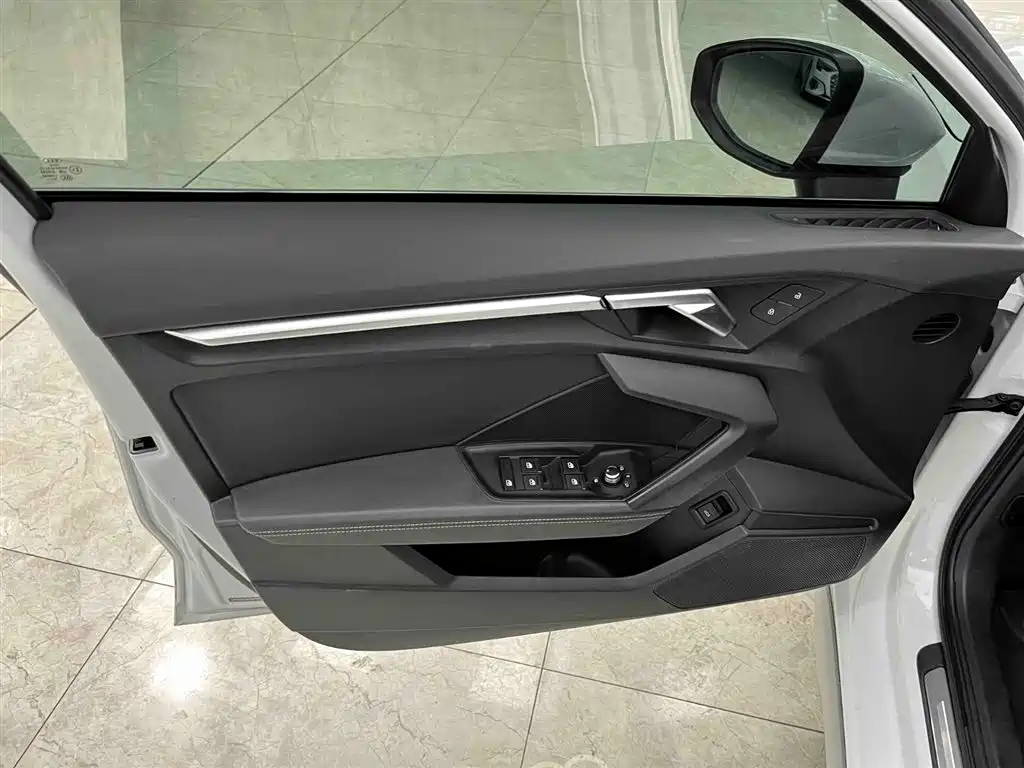 Audi A3 2023 facelift Sportback 35 TFSI stylish and sporty купить на сайте DeffCars