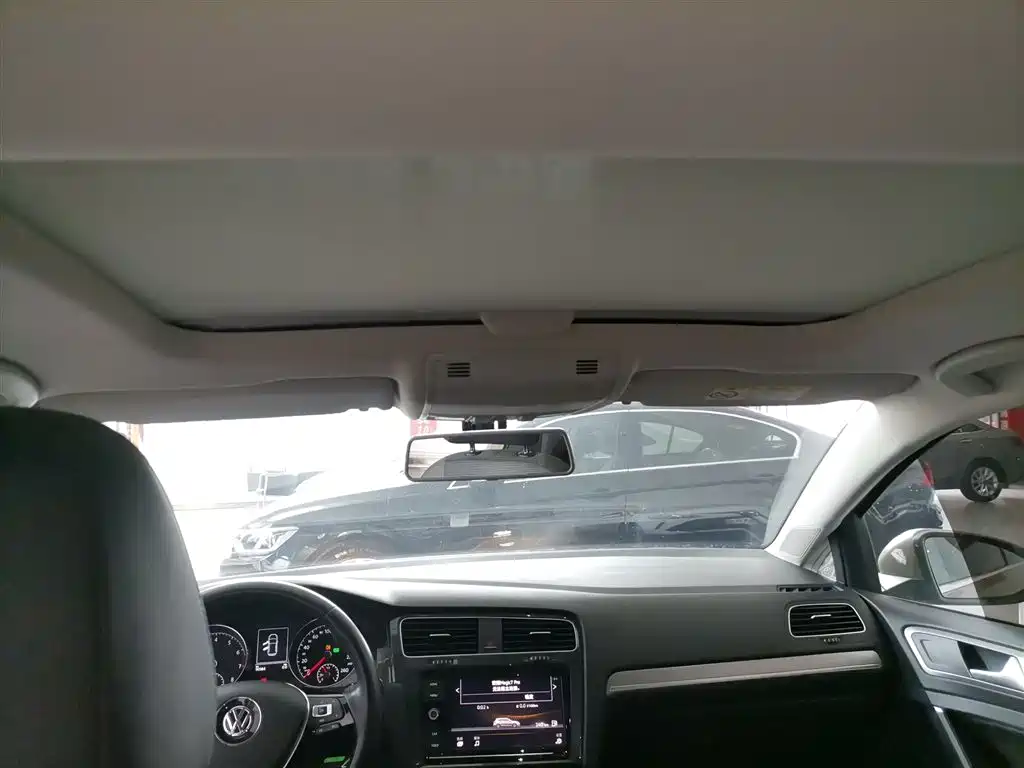 Golf 2019 1.6L automatic comfort model National V купить на сайте DeffCars