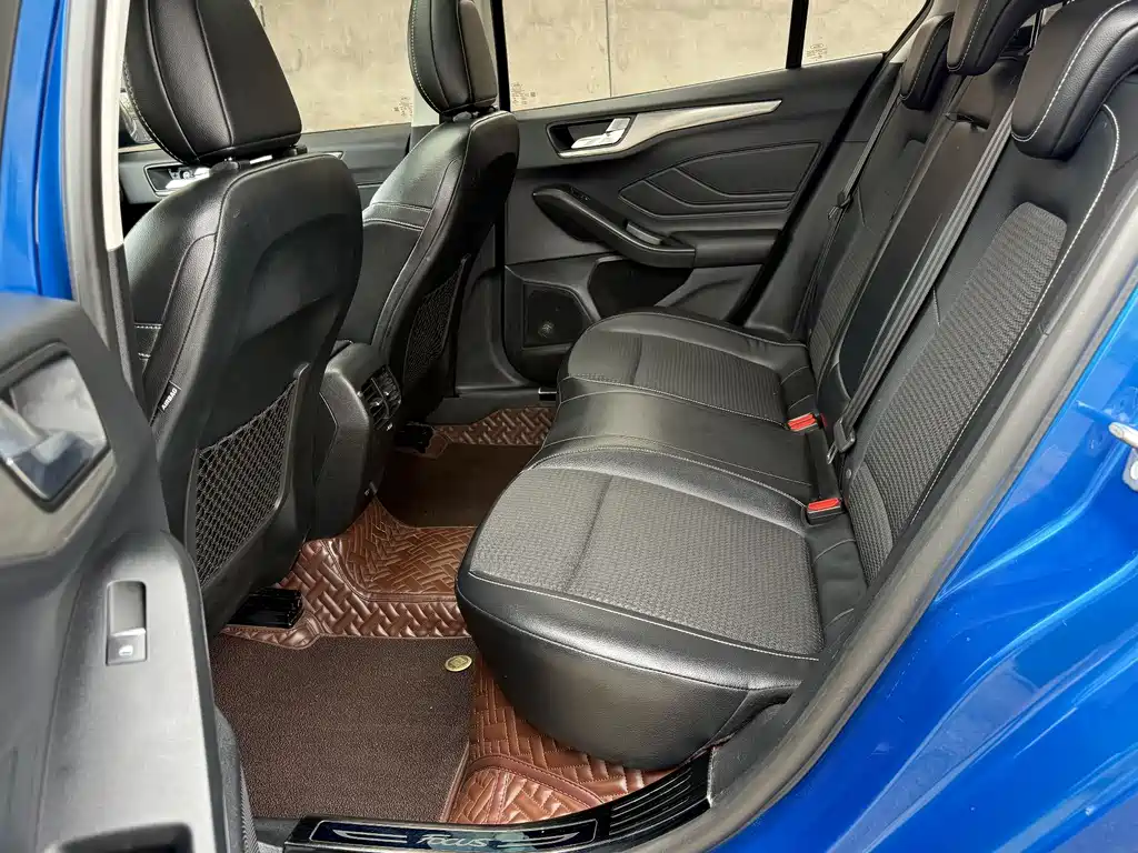 Focus 2019 Hatchback EcoBoost 180 Automatic NeochaEDGE купить на сайте DeffCars
